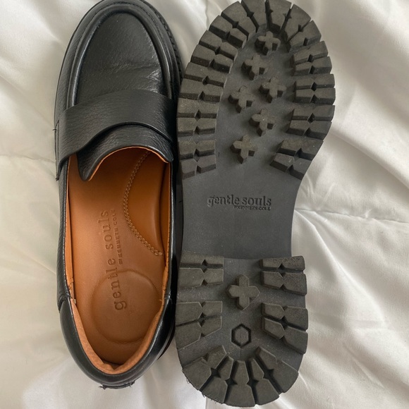 Gentle Souls by Kenneth Cole size 7 - Picture 6 of 7